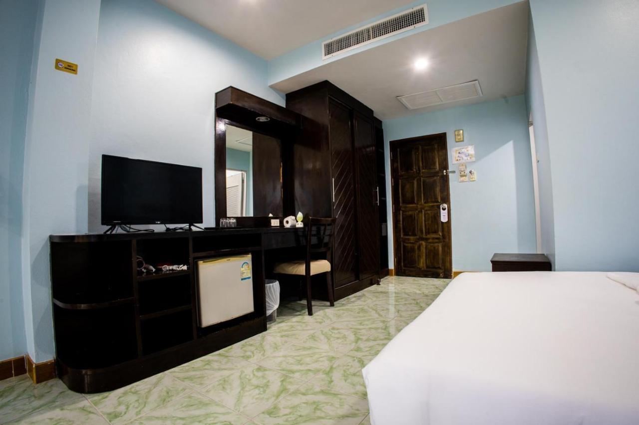 Riviera Patong Hotel Екстериор снимка