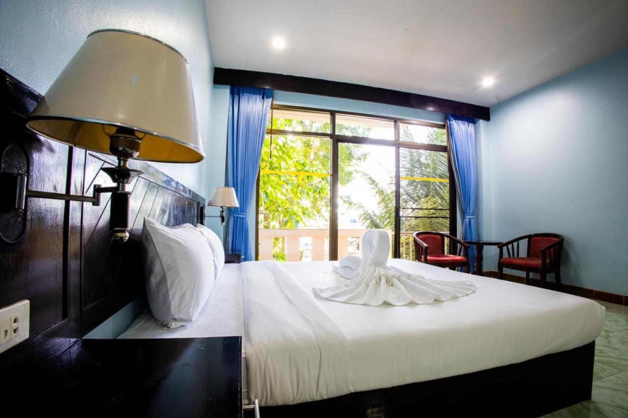 Riviera Patong Hotel Екстериор снимка
