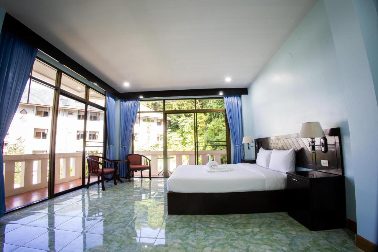 Riviera Patong Hotel Екстериор снимка